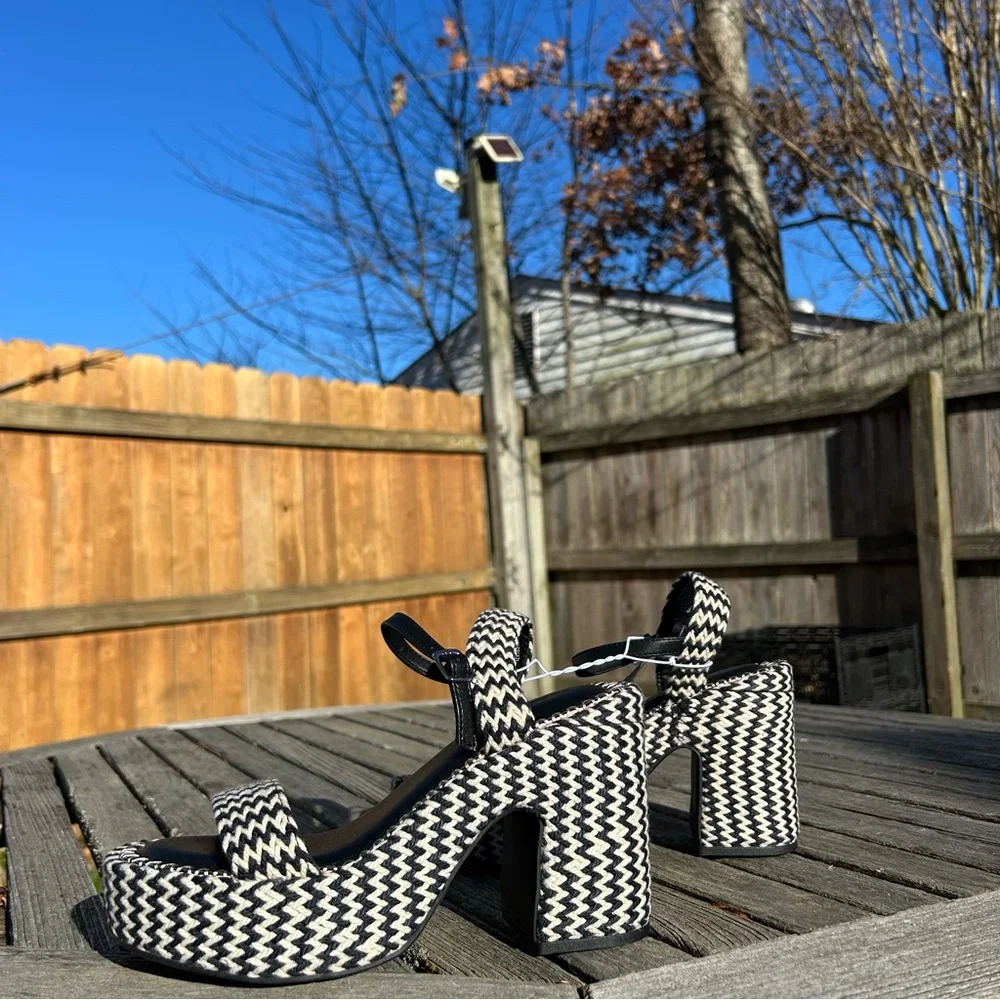 Women's Madeline Woven Platform Sandal universal thread size 6.5‎ zigzag summer